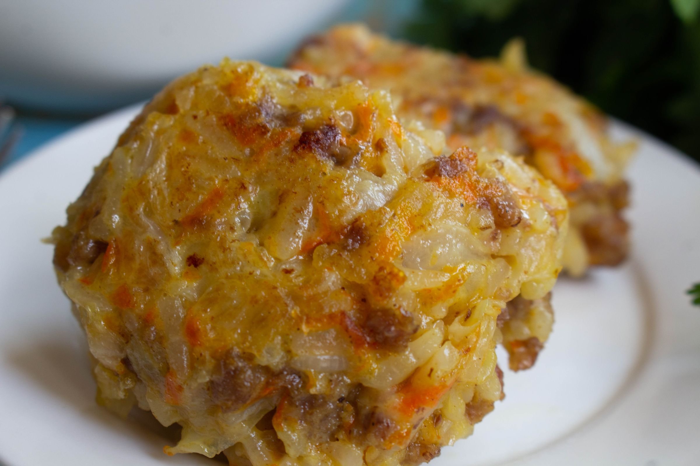 LENIVE BLUES WIDE THEFTELEK Ingredients: Farsh (beef - pork) - 1/2 kg. Tomato pa