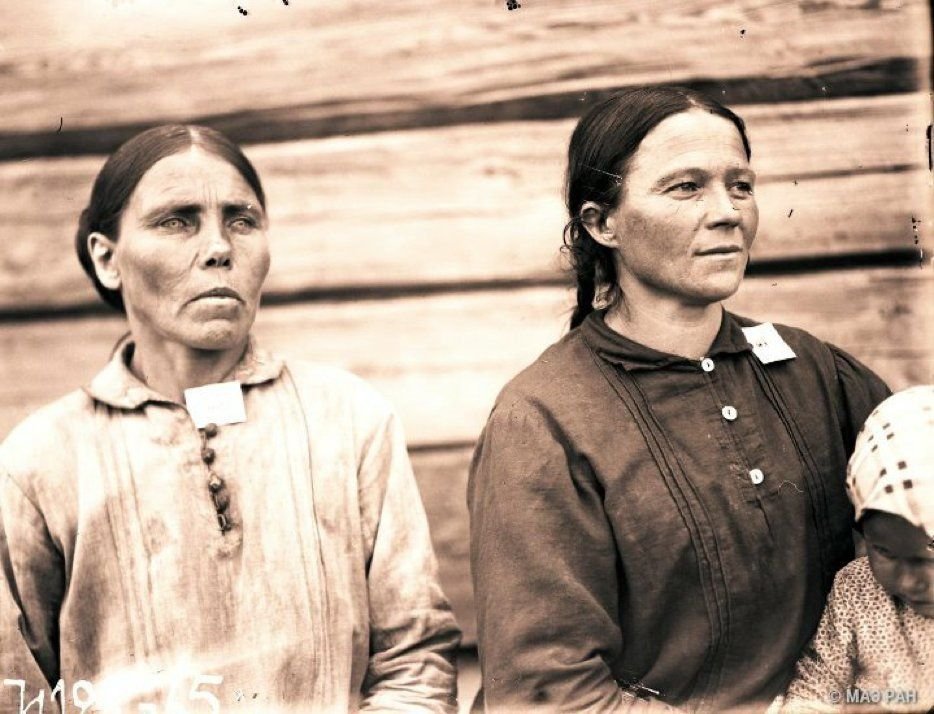 8 40 века. Кринолин 19 век. Мода 30х годов 20 века в англии. 1930-е годы мода. 8 40 века.