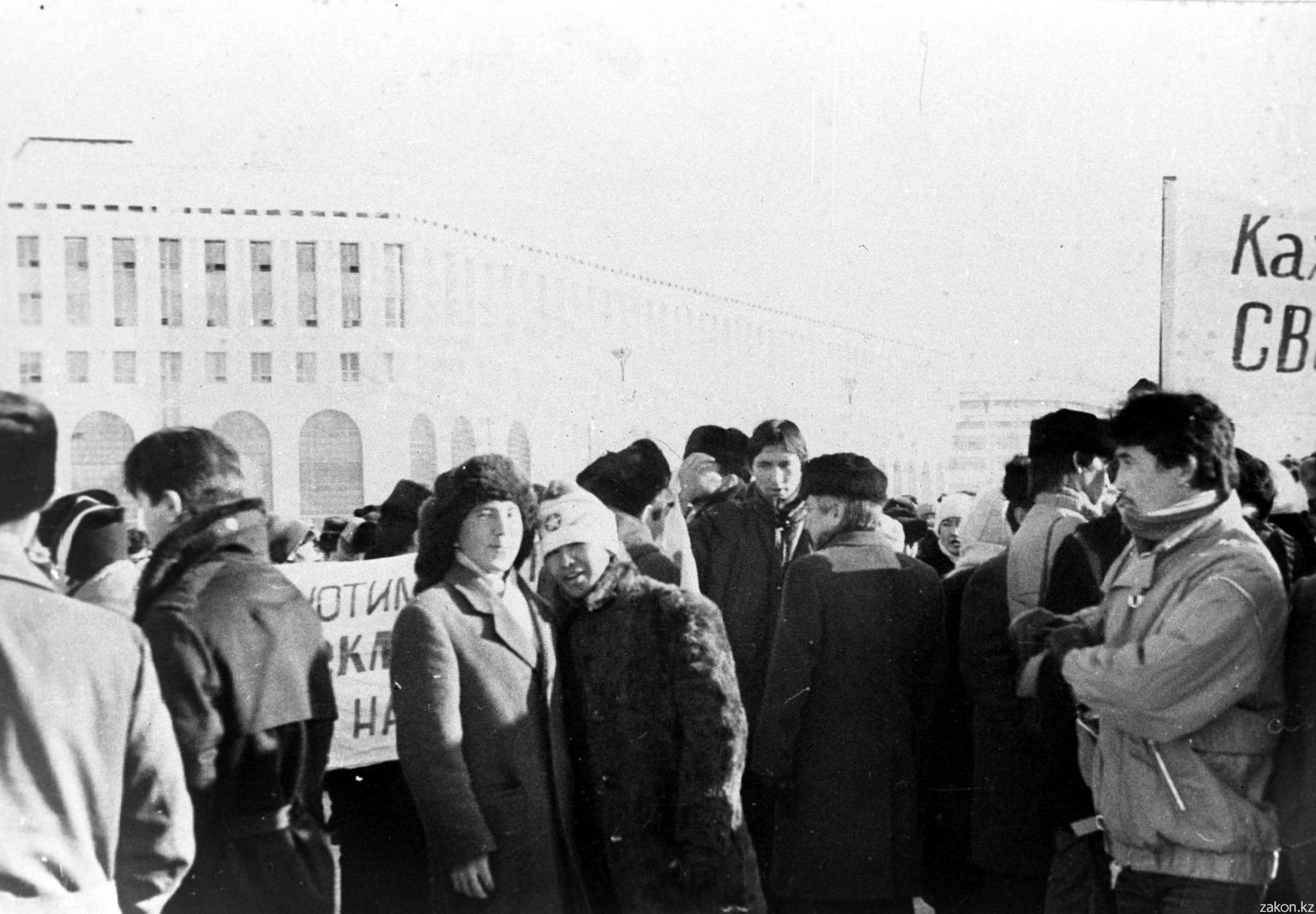 Декабрьские события. Декабрь 1986 Алма-Ата. Декабрь 1986 года в Алма-Ате. Декабрьские события 1986 года в Алма-Ате. Митинги в Алма Ате 1986.