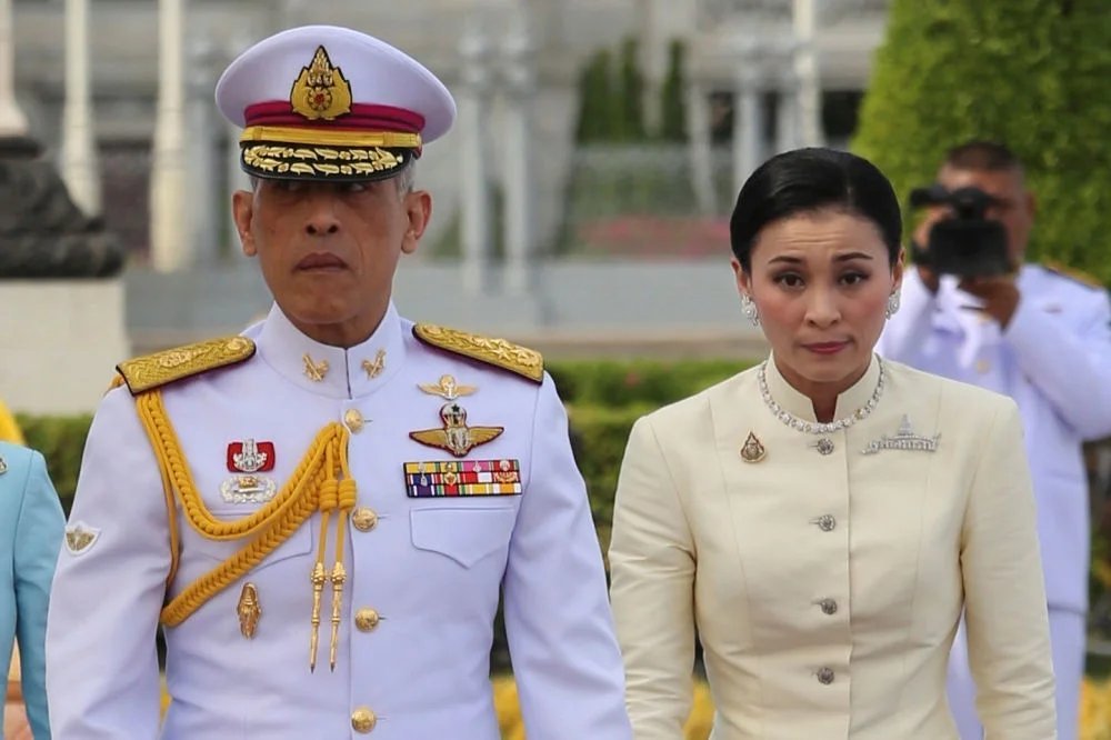 Король тайланда и его жена