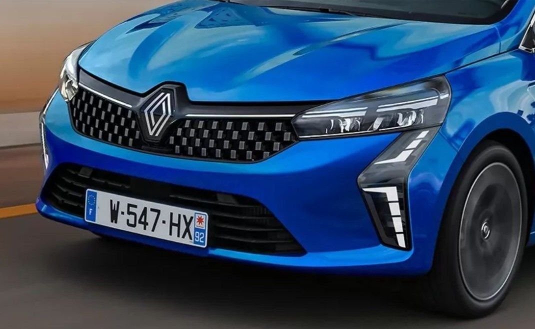 Renault 2024 года. Рено трак зеркало 2019 года.