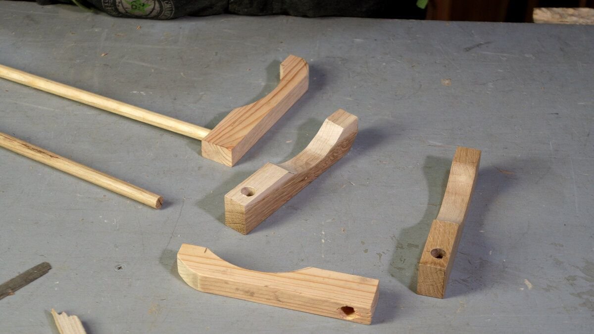 Wooden time. Что делают из дерева. Изготовление круглых палочек из дерева своими руками. Как сделать круглые палочки. Как самому сделать круглые палочки из дерева в домашних условиях.