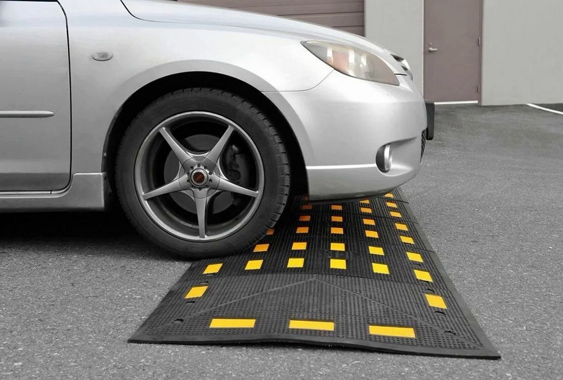 Попутчики на дороге. Девушка автостоп. Автостопы speed. Porsche 911 из nfs hot pursuit. Путешествовать на машине.