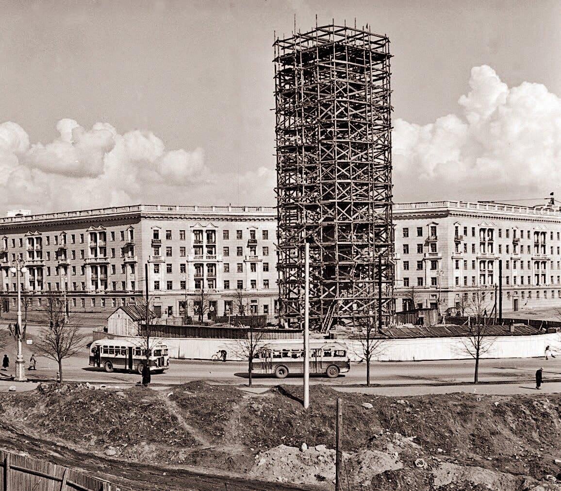 Строительство минск. Минск площадь Победы 1950. Минск монумент Победы, 1954 г.. Застройка Минск пл Победы. Минск площадь Победы 1987 год.