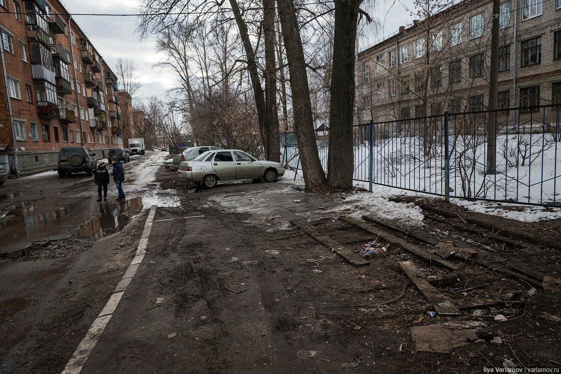 Худшая улица. Плохие дворы Нижнего Новгорода. Грязный Нижний Новгород. Нижний Новгород разруха. Нижний Новгород грязный город.