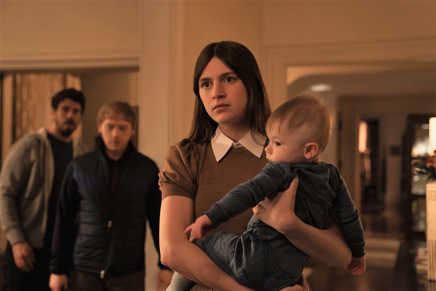 Дом с прислугой 2023 отзывы. Спиритический сеанс. Проклятие дом с прислугой 2. Дом с прислугой 2021. Проклятие дом с прислугой 2.