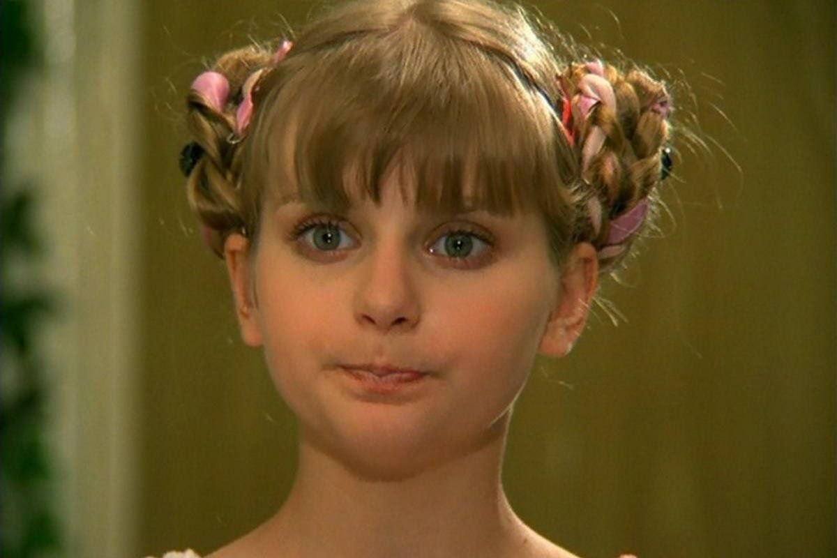 Катя вьюжанина ералаш. Ералаш девчонки. Аня цуканова ералаш. Катя батанова ералаш. Аня цуканова ералаш.