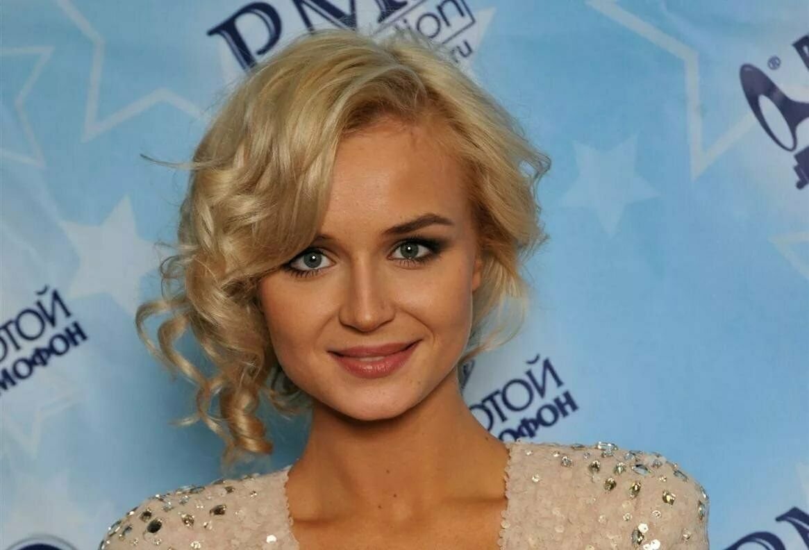 полина гагарина 2006. полина гагарина прическа. что с лицом полины гагариной. полина гагарина фото. полина гагарина 2001.