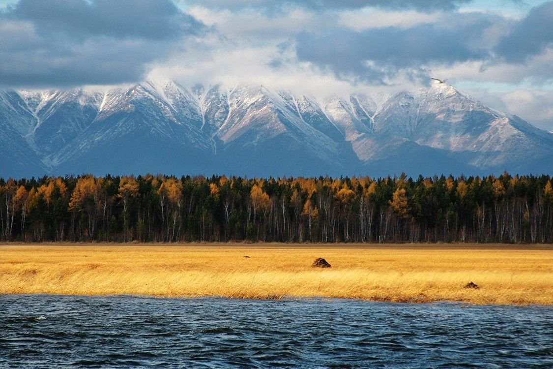 на байкале горы