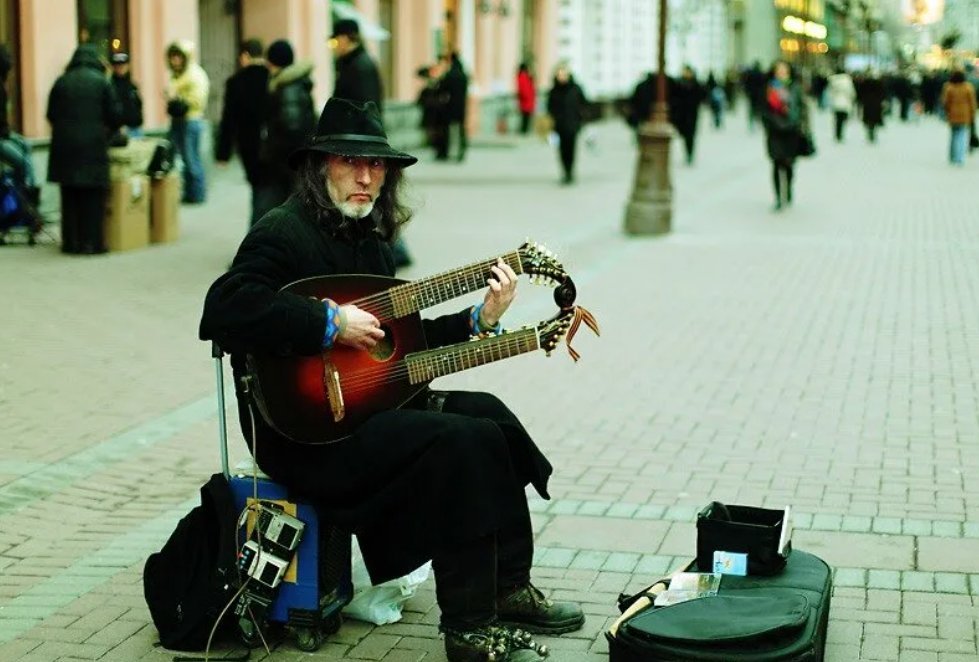 шли по улице мадрида песня