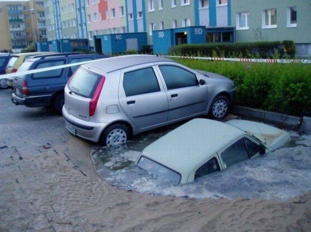 Прикольные припаркованные машины