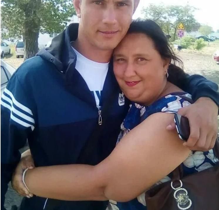 старик жених. камилла чавес и роджер уотерс. 61 летняя шерил макгрегор. свадьба старика и девушки. женился на 15 летней.