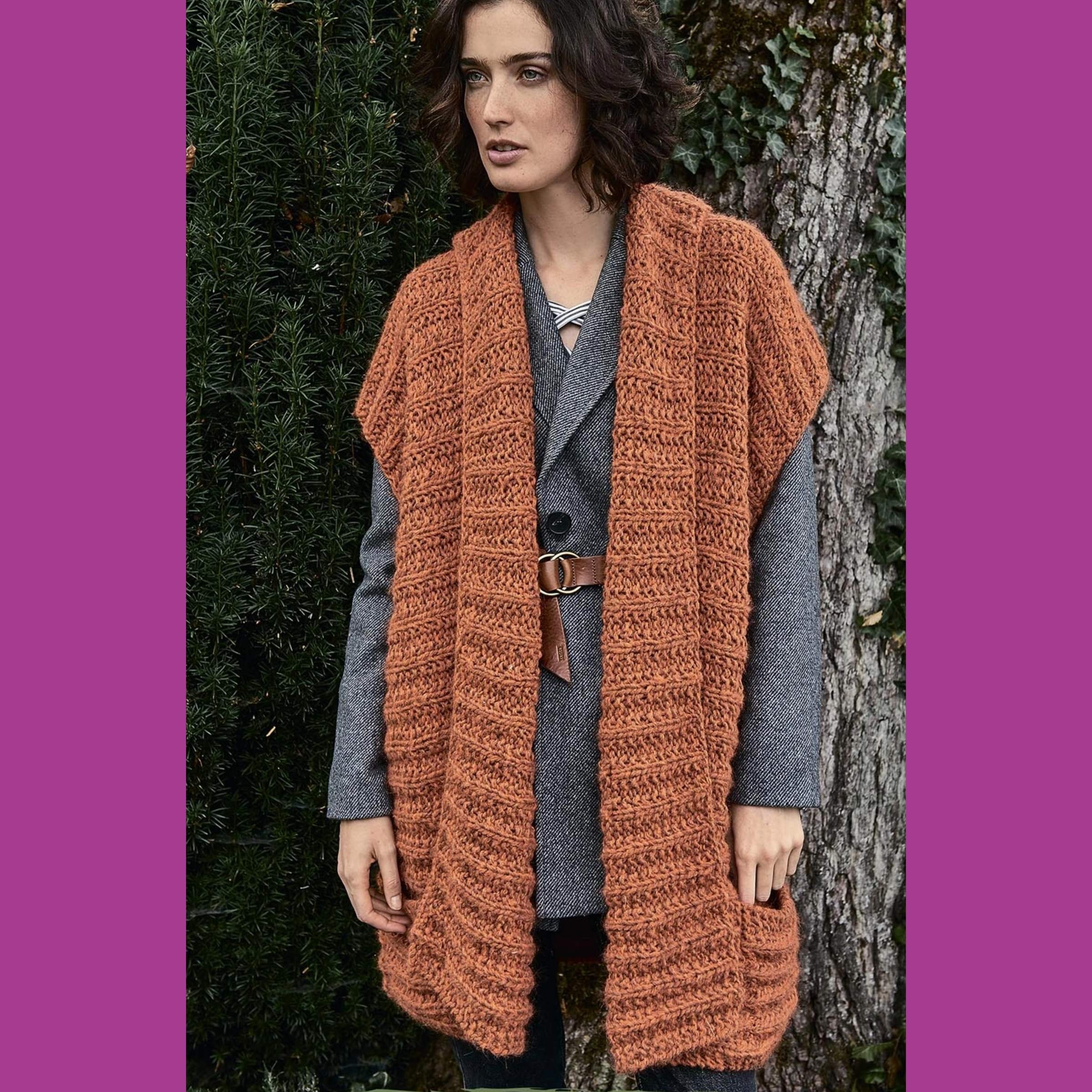 жилетка объемная. креативный вязаный жакет. стильная жилетка спицами. объемный вязаный жилет. модные вязаные жилеты.