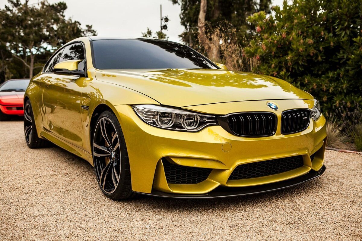 Бмв немецкая машина или нет. BMW m4 Coupe. BMW m4 Coupe f82. BMW m4 Золотая. BMW m4 Coupe 2021.