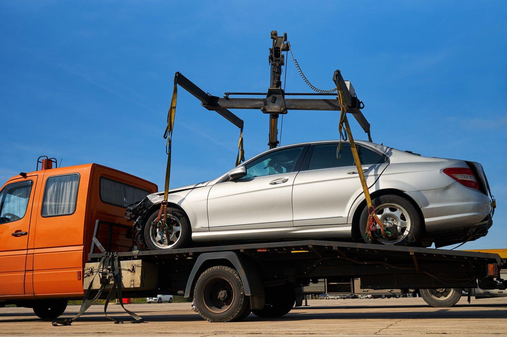 Вызвать эвакуатор месту. Tow Truck эвакуатор. Эвакуатор 1804wa. Эвакуация машины. Низкий эвакуатор.