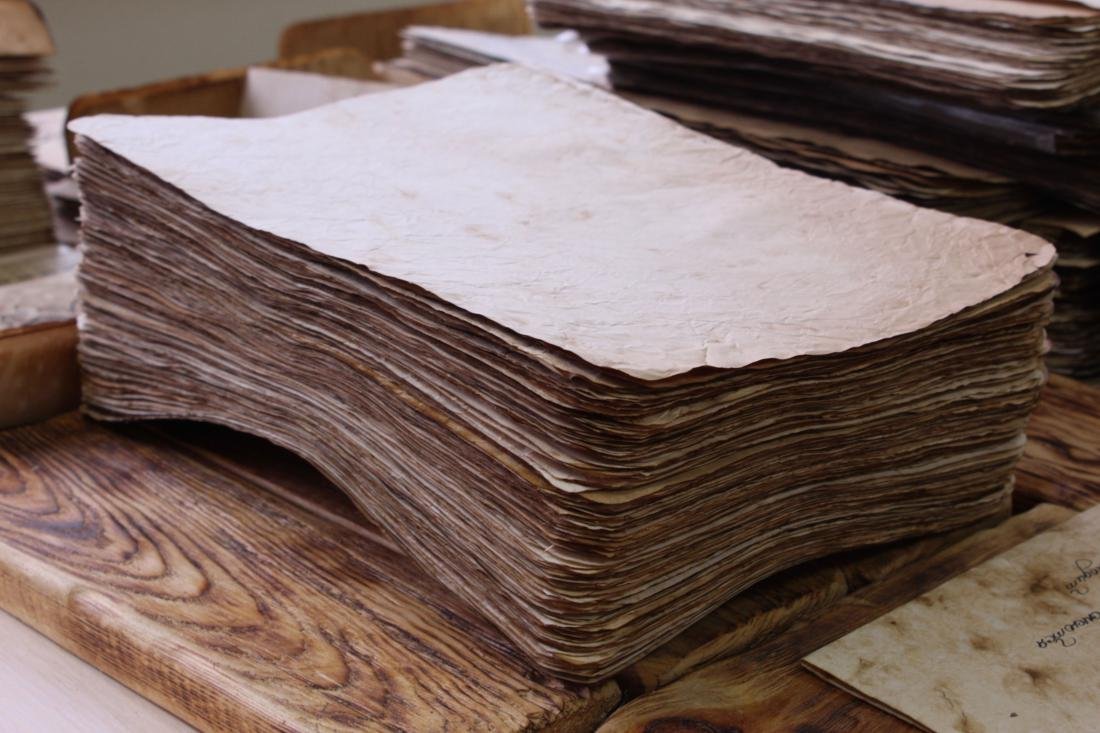 Бумага из хвойных. Бумага в древнем Китае. Первая бумага в Китае. Бумага из тутового дерева. Бумага из шелковичного дерева.