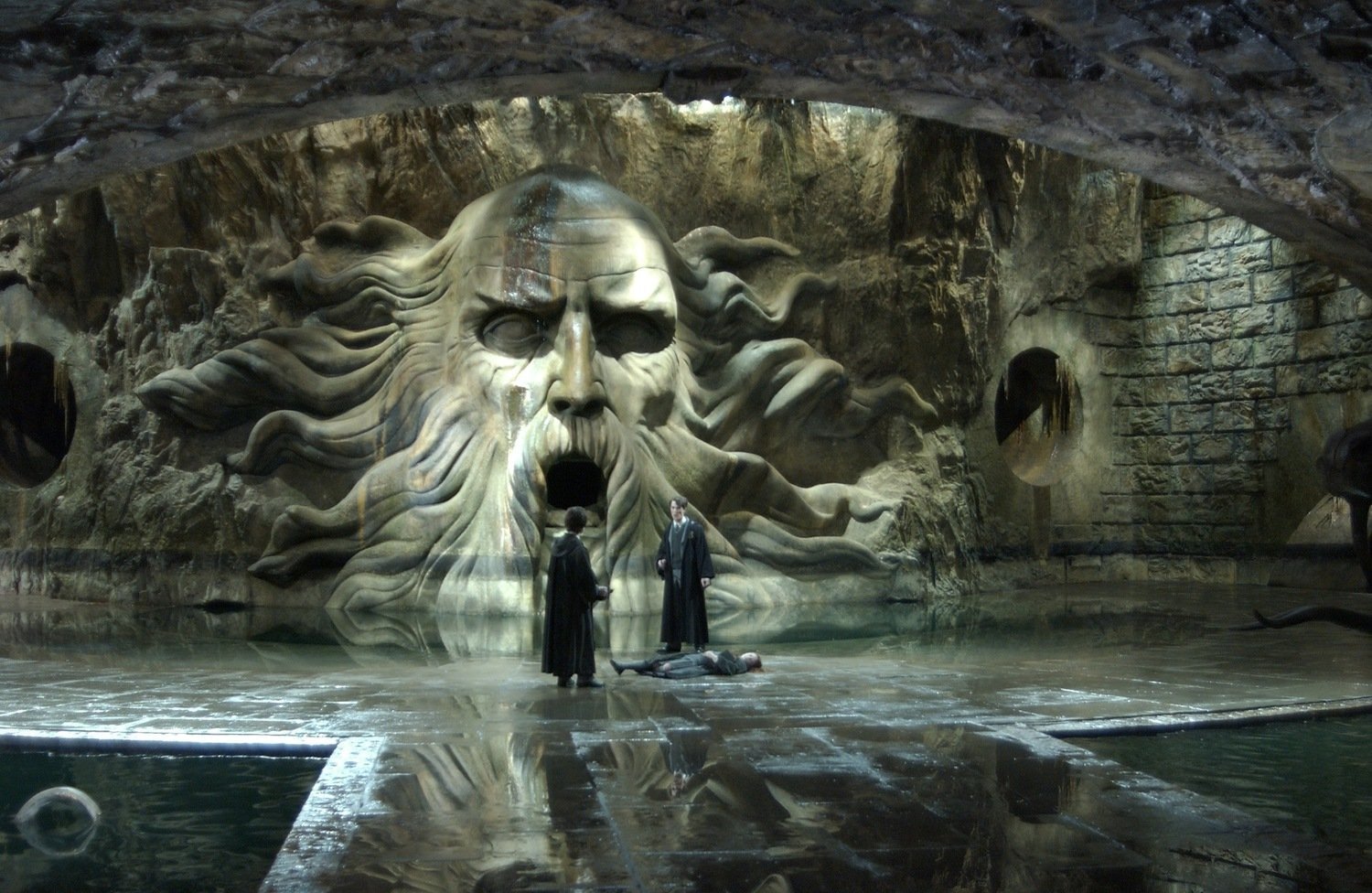 Harry potter chamber of secrets. Гарри Поттер и Тайная комната. Гарри Поттер и Тайная комната Василиск. Салазар Слизерин Тайная комната. Гарри Поттер в тайной комнате.