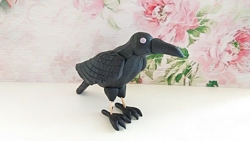 Ворона из пластилина. Лепка пластилиновая ворона. Ворона из пластилина. Ворон лепка. Лепим пластилиновую ворону.