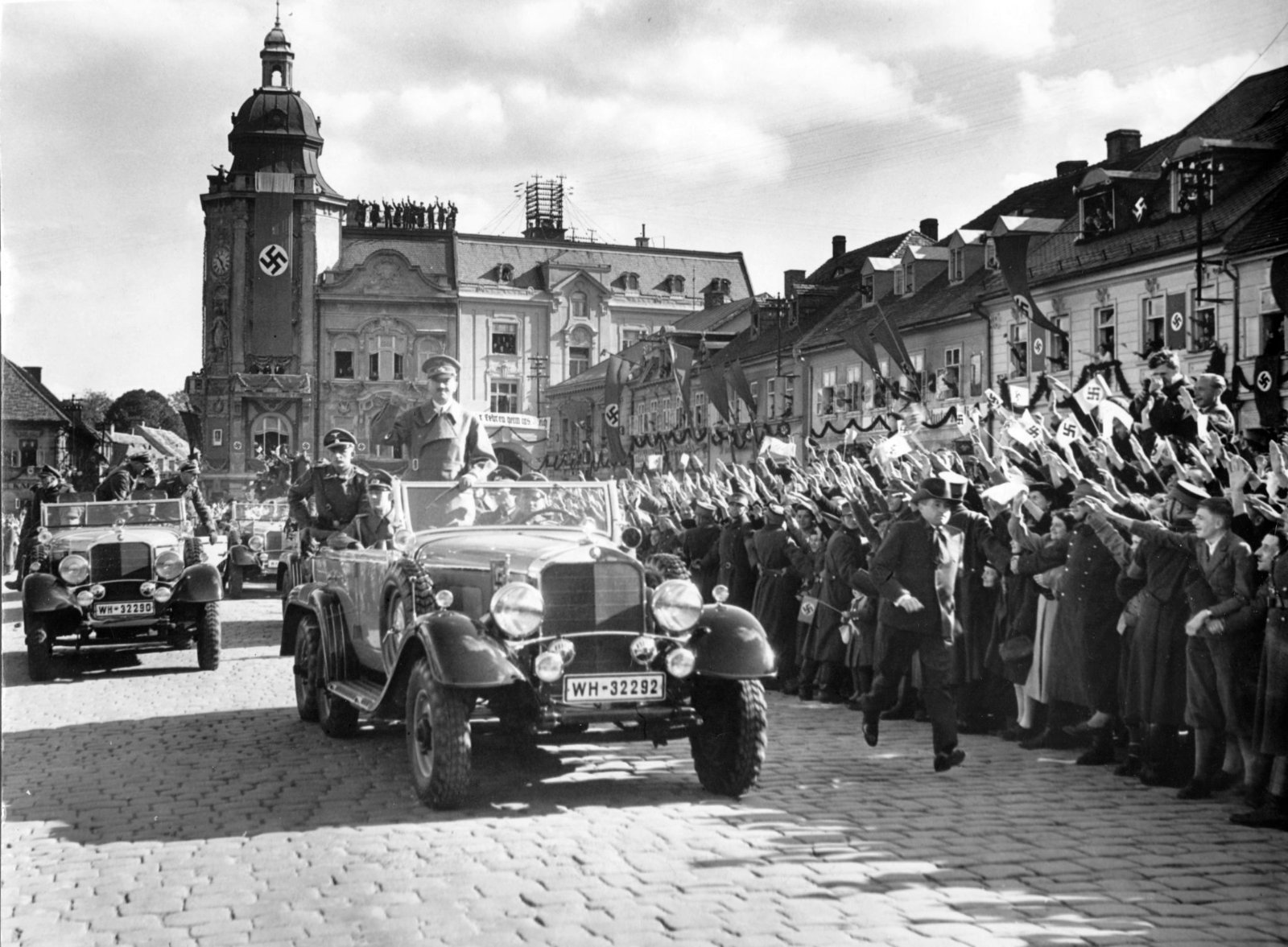 Фото 1939 года. Судетская область Чехословакии Гитлер. Германская оккупация Чехии 1939. Чехословакия и Германия 1938. Судеты 1938 Гитлер.