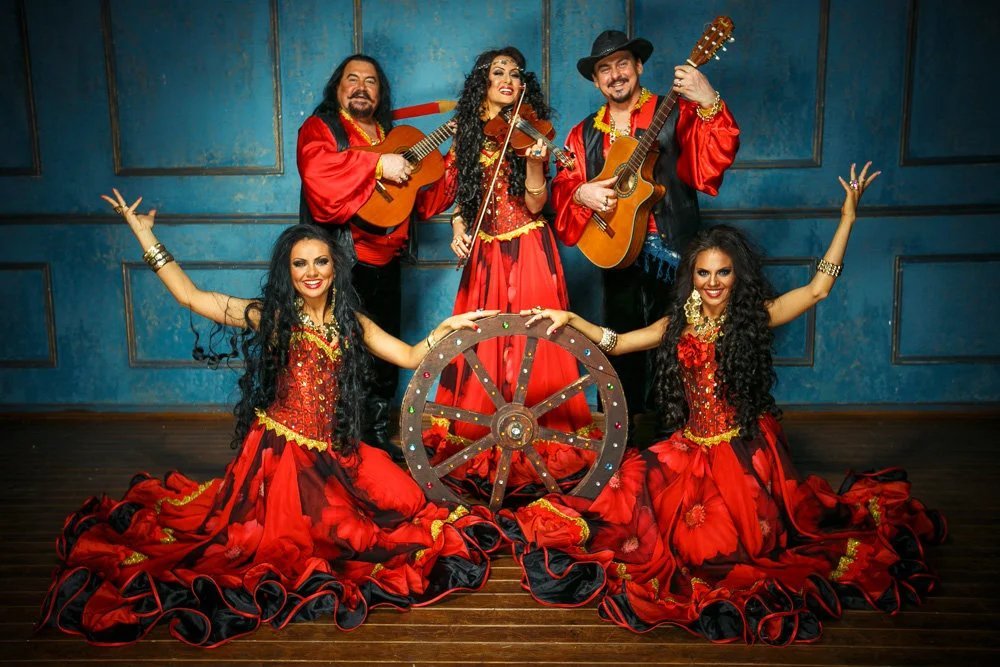 цыганский ансамбль свэнко. цыганские песни цыганочка. пляски цыган. цыганский танец. цыгане танцуют.