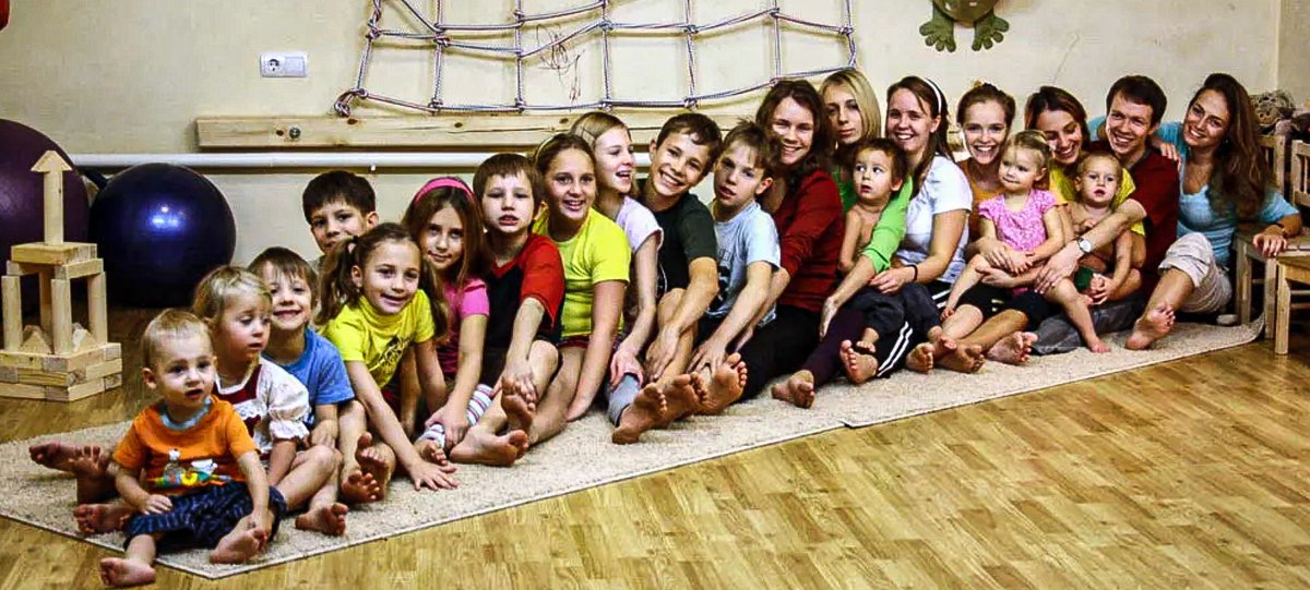 семейные советские снимки. борис павлович и лена алексеевна никитины. многодетная семья ссср. семья советских семь детей. советские родители.