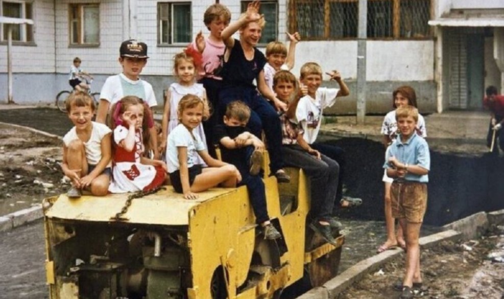 Игры денди 90х картриджи. Как сделать видео из 90 х. Вещи 90х. Девушки 90-ых. Эффект фотографии 90-х.