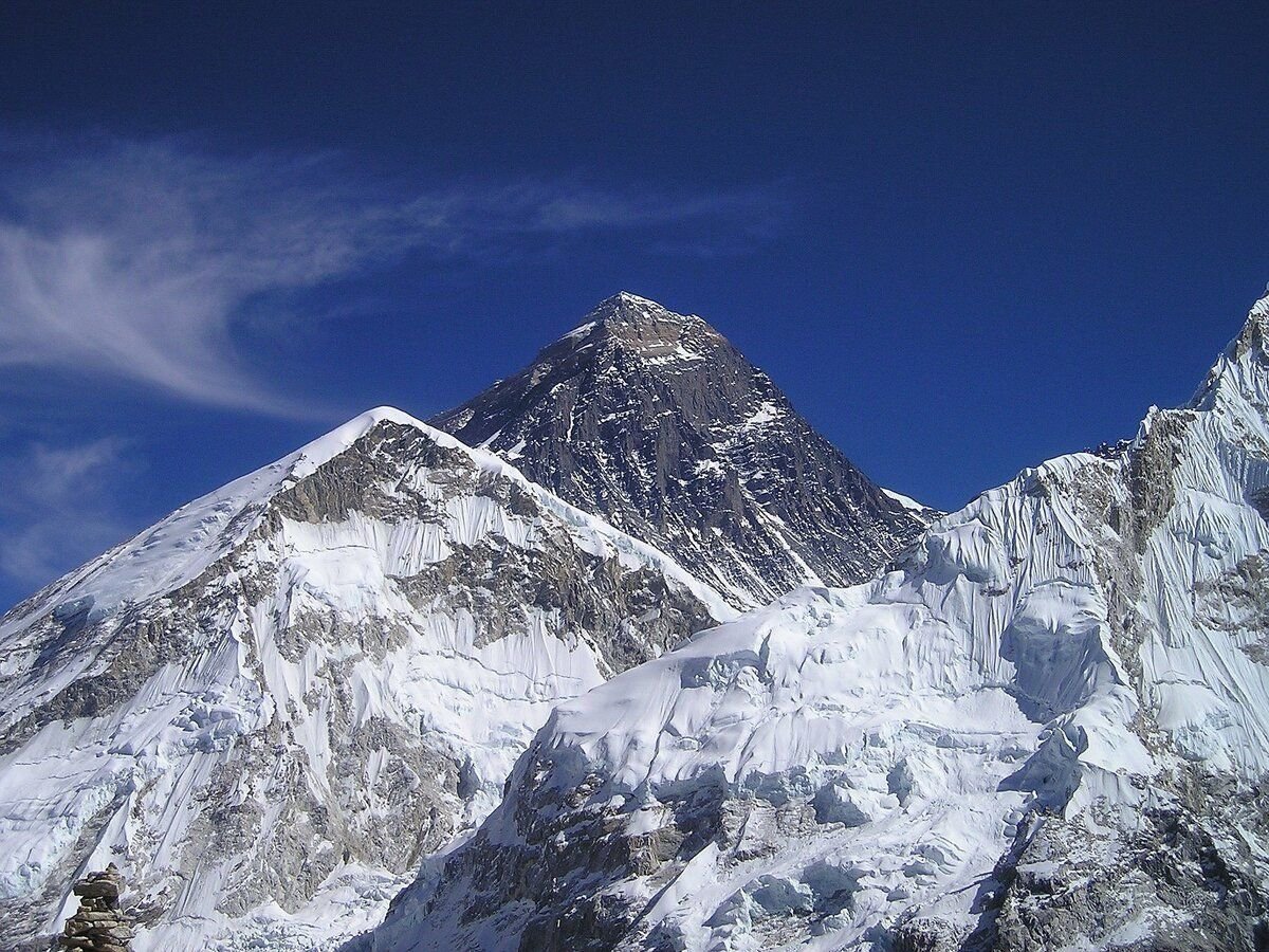 Высота вершины гималаи. Гора Эверест(Джомолунгма). Гималаи Эверест. Вершина Гималаев Эверест. Гора джамалумба.