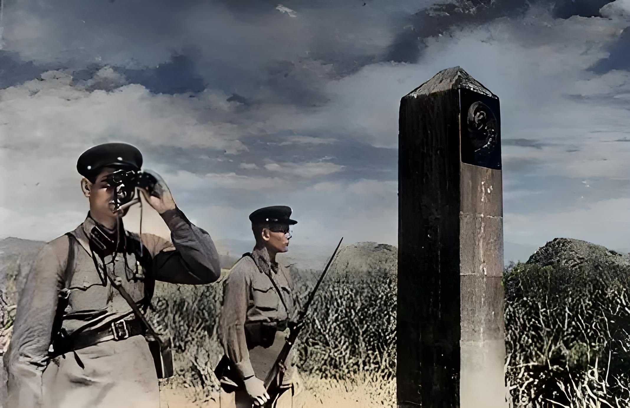 Советские войска вышли к границе. Советская граница 22 июня 1941. ' Застава советских пограничников 1941 .. Советские пограничники 1941 22 июня. Первый бой пограничников 1941.