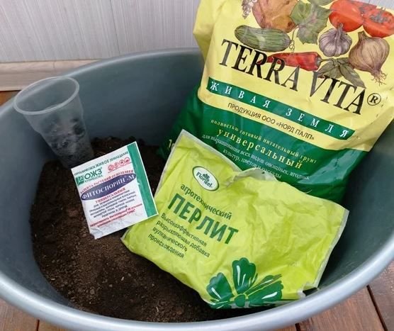 земля для рассады. вермикулит для рассады. агровермикулит 3л. вермикулит в почве. вспученный перлит м500.