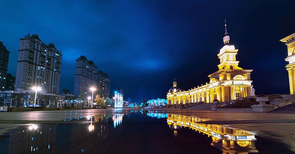 Достопримечательности харбина. Харбин Китай. Харбин город в Китае. Харбин город в Китае достопримечательности. Площадь Харбин Китай.