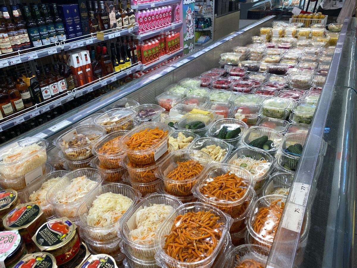 Где можно недорого поесть в питере. Кафе столовая питер. Кафе столовая. Вкусно поесть. В питере в торговых центрах есть где поесть.