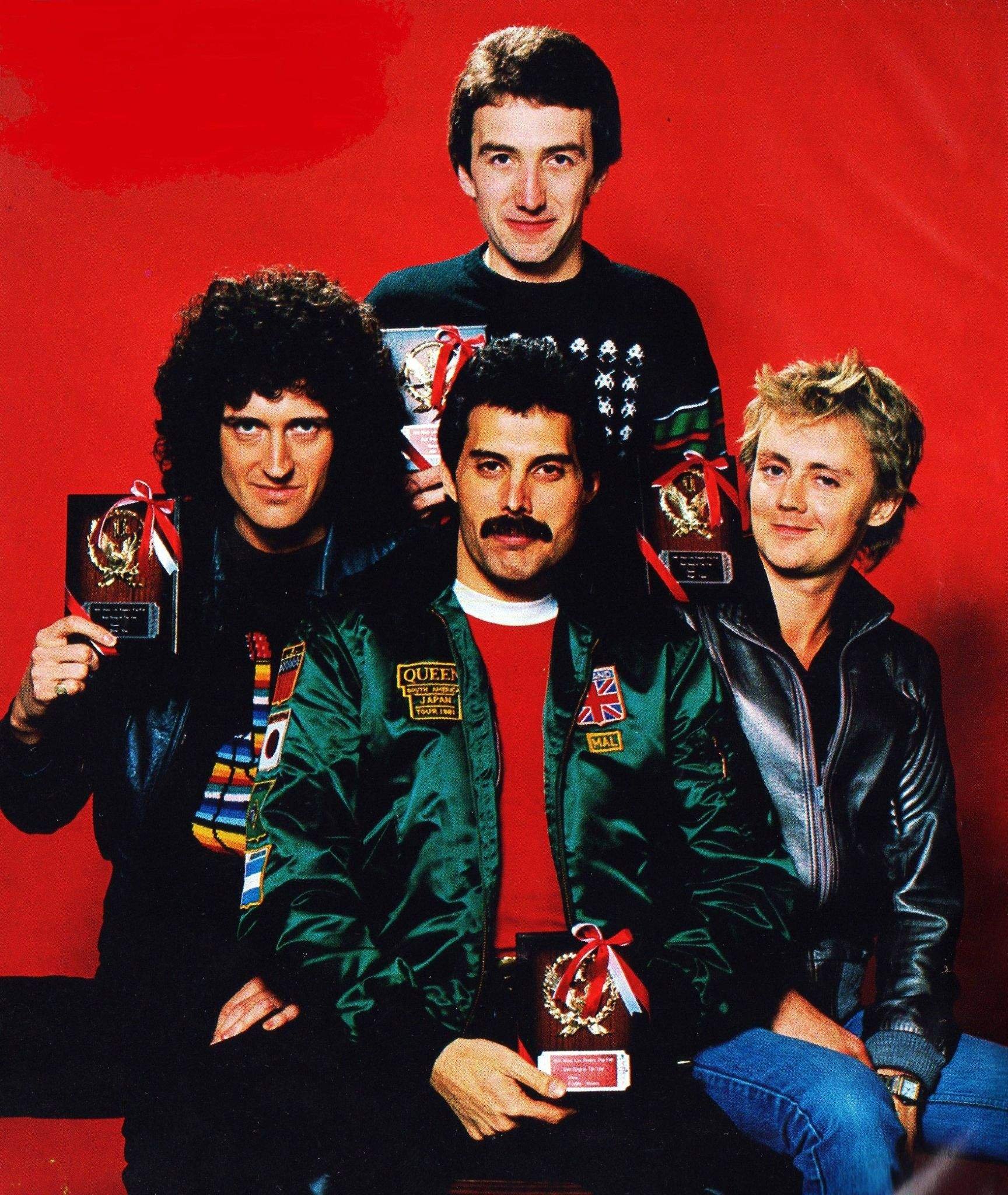 Какой рок слушать. Группа Queen 80е. Группа Квин 1970. Участники группы Квин. Группа Queen 1980.