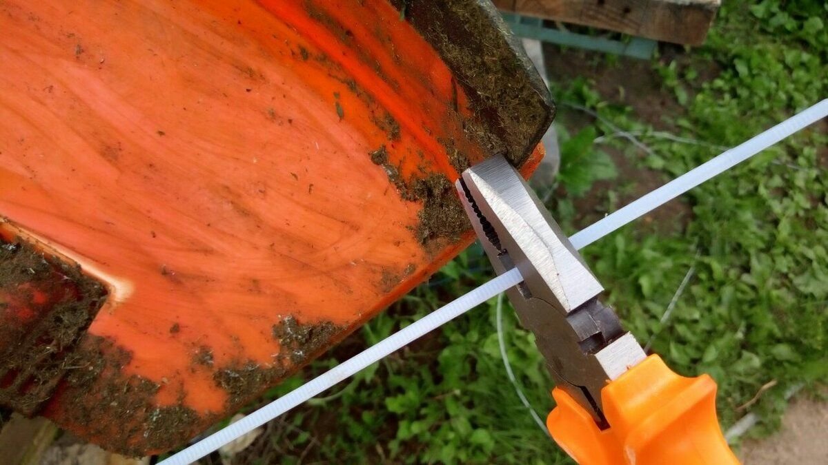 лайфхак для газонокосилки. тросик для триммера вместо лески. триммер al-ko bc 330 mt. самодел катушка триммера. триммер вместо.