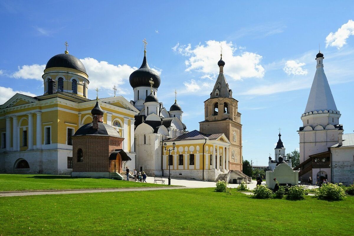 Старицкий Успенский монастырь Введенская Церковь