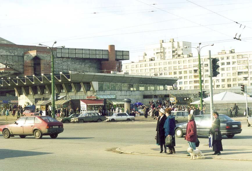 Метро академическая спб старые