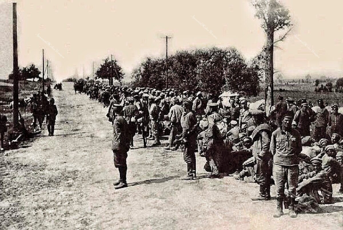 Военнопленные в концлагере. Пленные бойцы РККА В Польше 1920. Советские пленные в Польше 1920. Лагерь военнопленных в Польше. Советские военнопленные в Польше 1920.