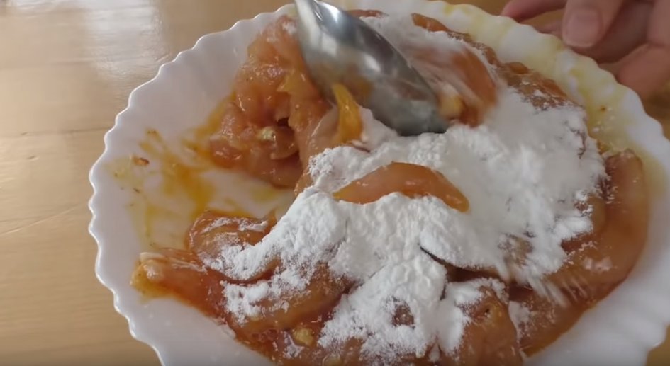 Куриные ландорики. Соус к мясу блю чиз. Ландорики из фарша куриного. Салат лохматый рецепт. Филе куриное перемолоть с помощью блендера.