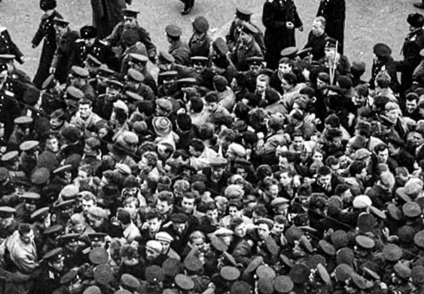 бунт русских в грозном 1958 фото. русское восстание в грозном 1958 году. массовые беспорядки в грозном (1958). русский бунт в грозном в 1958. бунт русских в грозном 1958 фото.