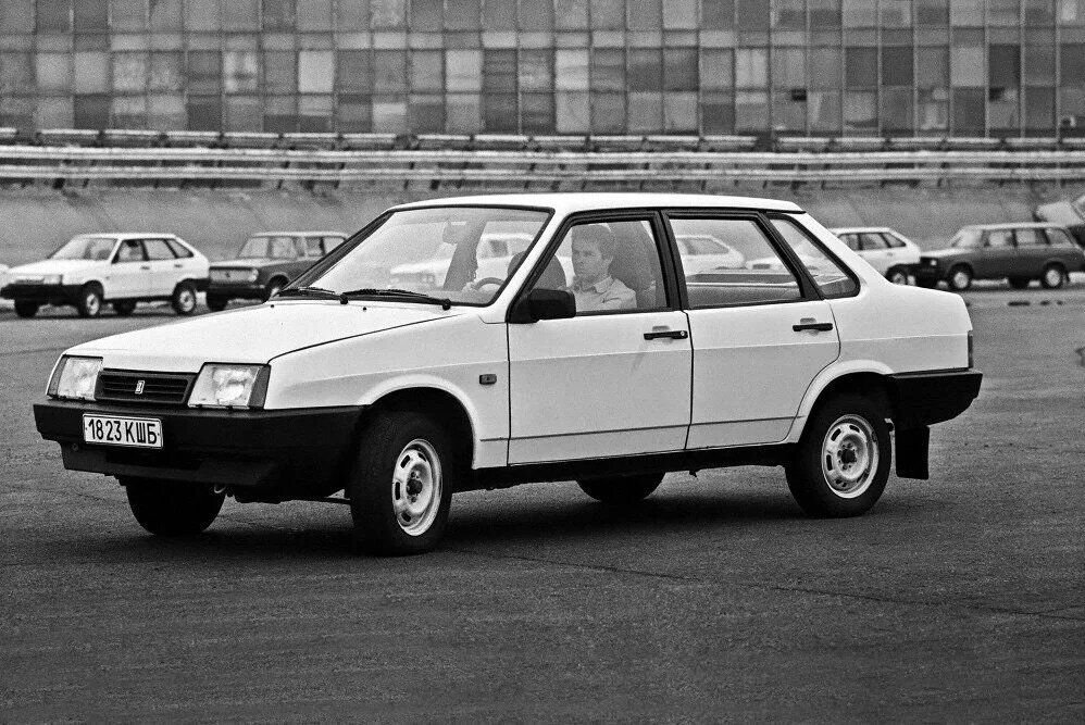 РђР’РўРћР’РђР— 1990