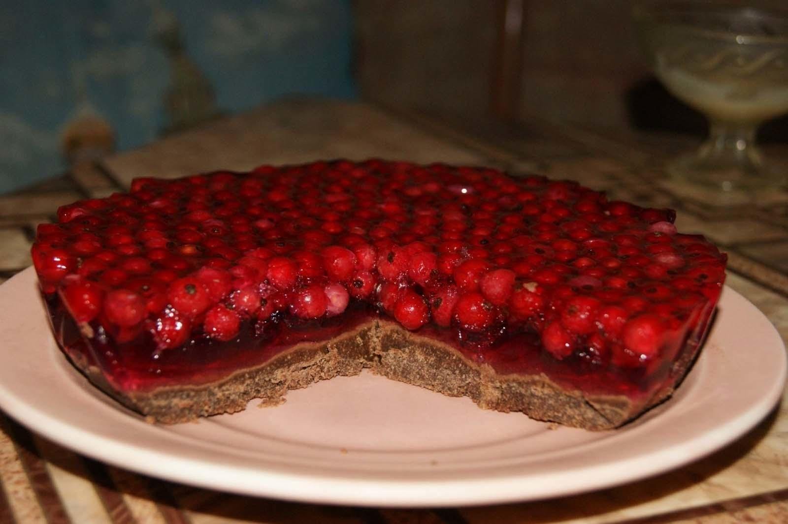 Торт с печеньем и желе