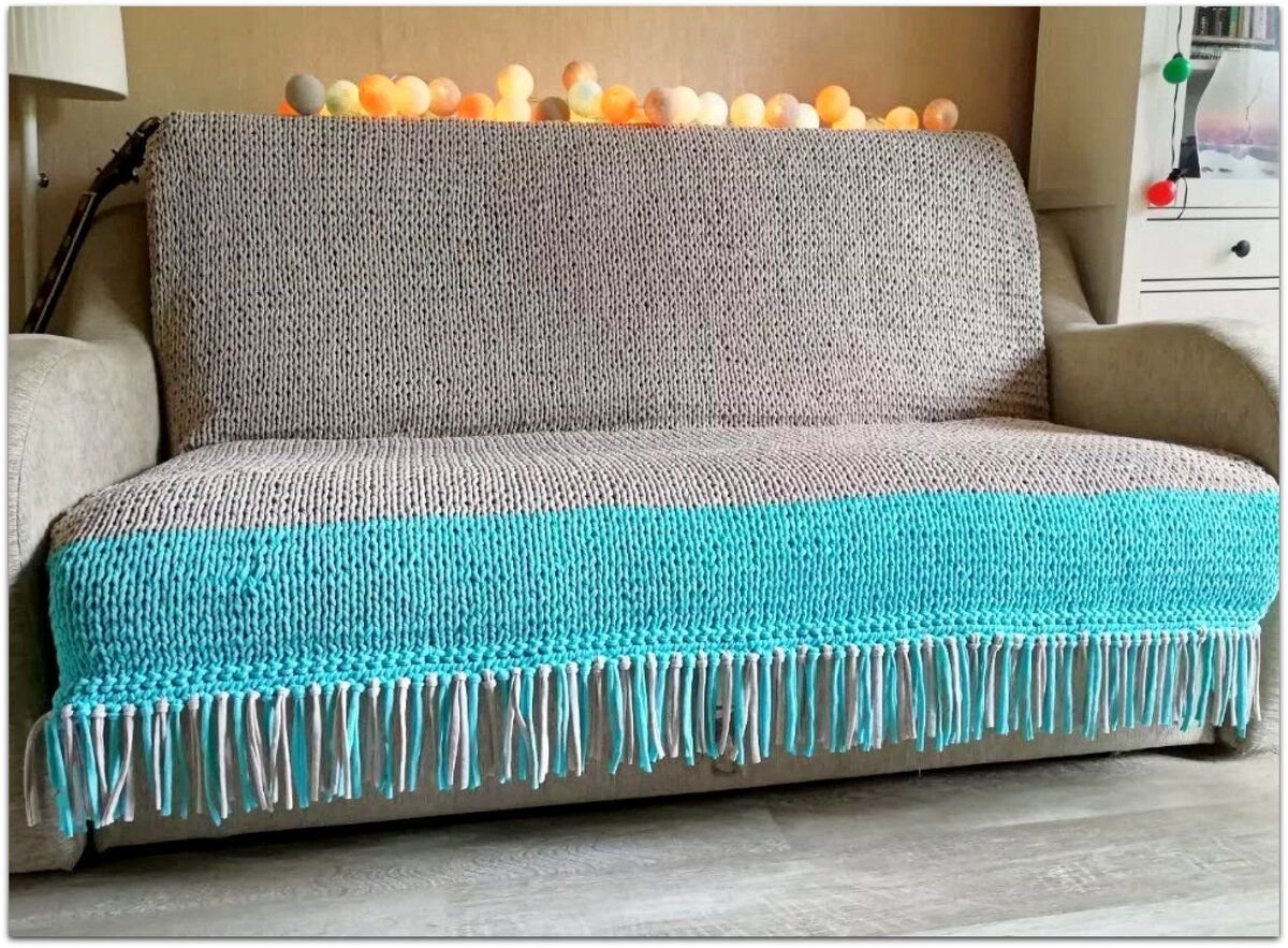 Накидка на диван из трикотажной пряжи