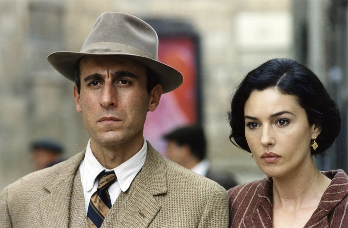 Малена содержание. Малена содержание. 2000 - малена (джузеппе торнаторе). Малена фильм 2000. Моника беллуччи в фильме малена.