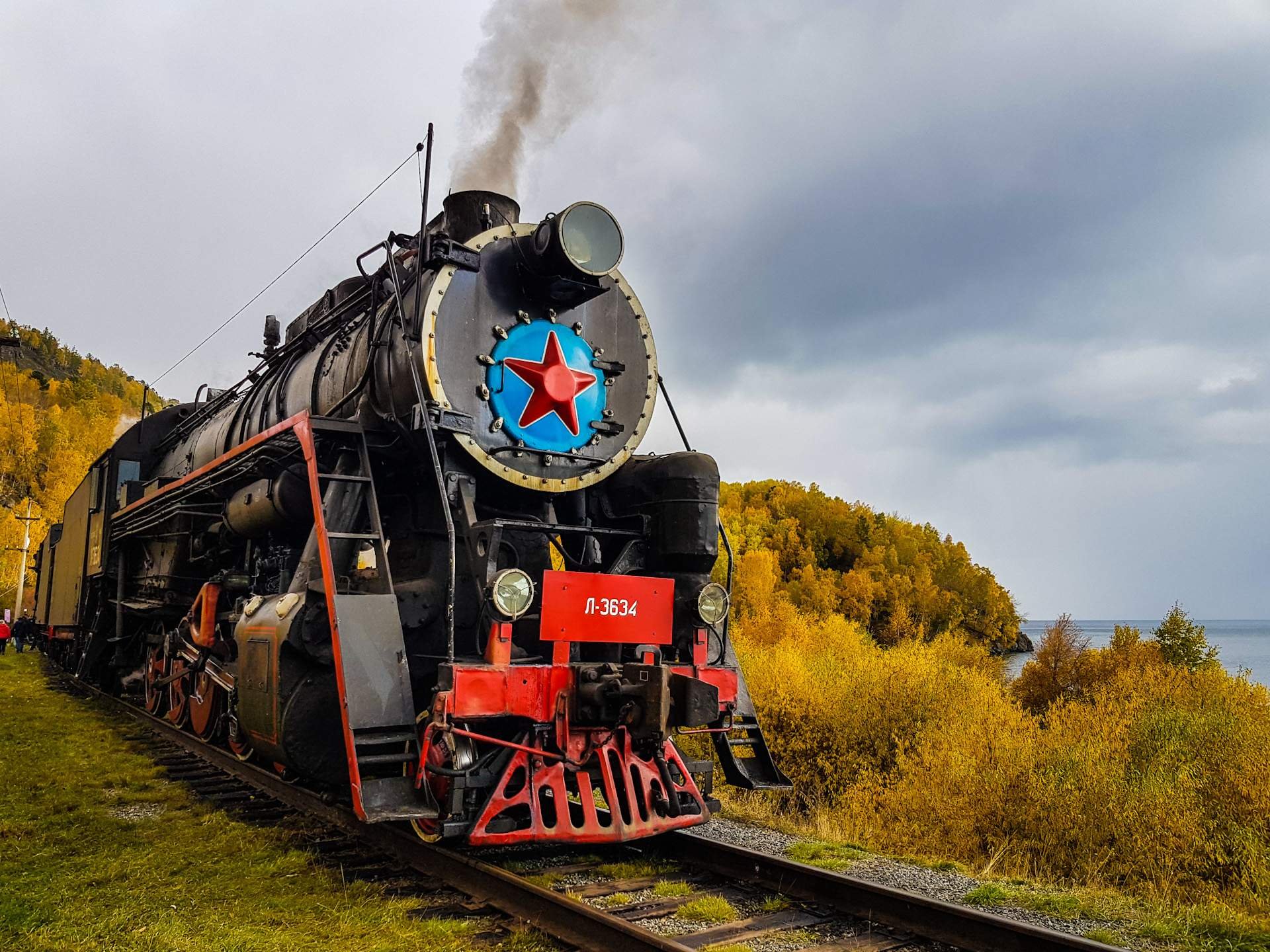 Мишка паровоз. Паровоз Кругобайкальская железная дорога. КБЖД паровоз. Байкал паровозе КБЖД. КБЖД порт Байкал.