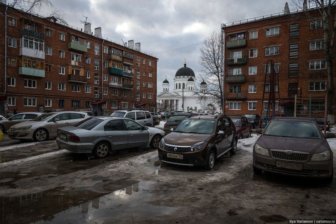 Плохой нижний. Российская улица. Обычная улица в России. Россия улицы реальные. Реальный российский город.