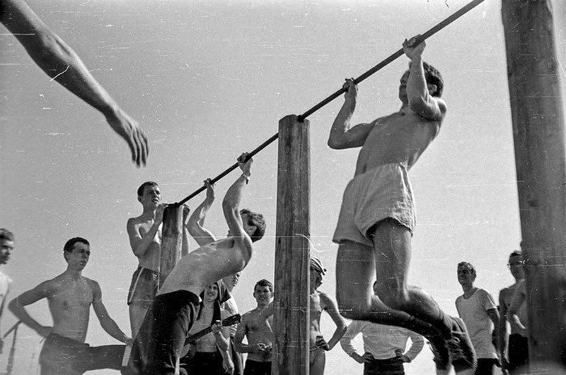 Чем занималось движение в ссср голубой патруль. Спорт в Советском Союзе. Физкультура в СССР. Физическая культура и спорт в СССР. Воркаут в СССР.