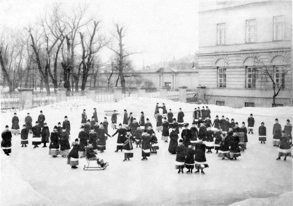 Смольный институт благородных девиц фотографии