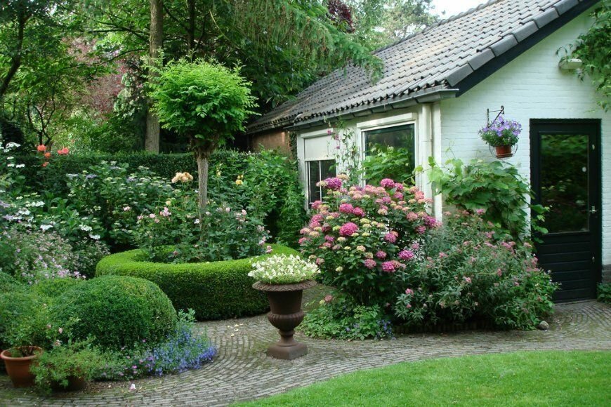 Ухоженный сад фото