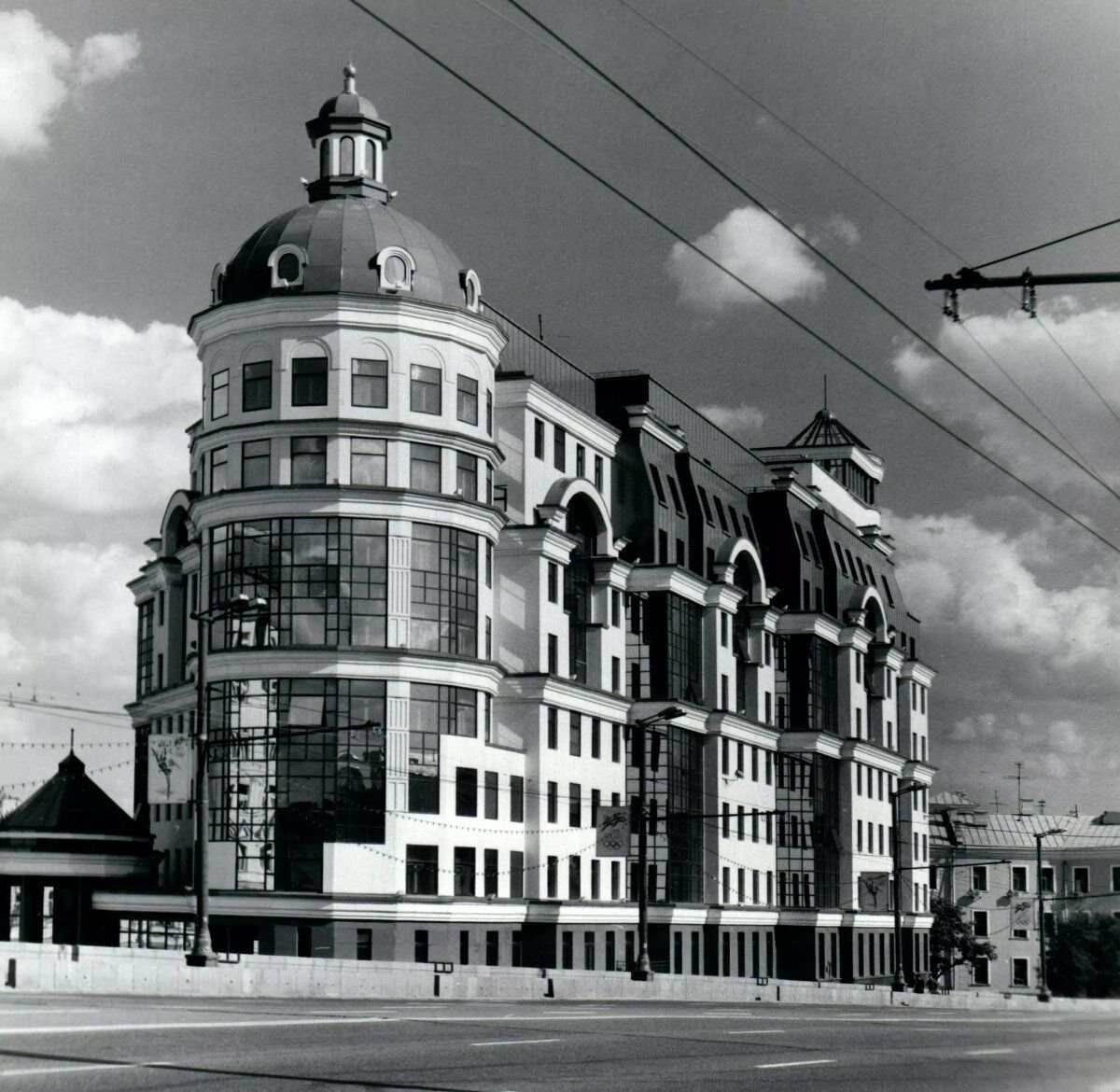 Архитектура в период перестройки. Архитектура 90-х Москва. Архитектура Москвы 1990. Архитектура 90х в России. Архитекторы Москвы 90х.