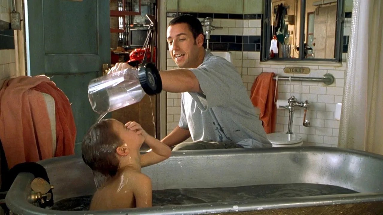 Дочка в ванной. Папа купается. Ванна моего отца. Девочки в ванной с папой. Отец в ванной.