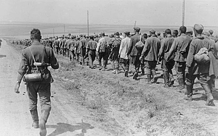 бежавший из плена. бежавший из плена. бежавший из плена. привет от катюши немцы. евгений антропов привет от катюши.